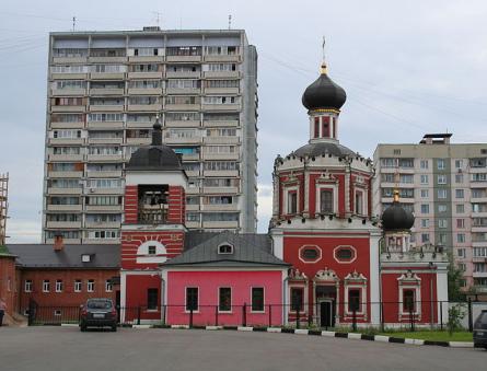 Panorama de l'église de la Trinité vivifiante à Vorontsovo